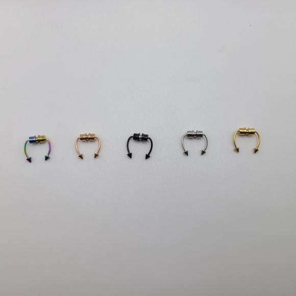 Fake septum piercing - Picture 1 of 3